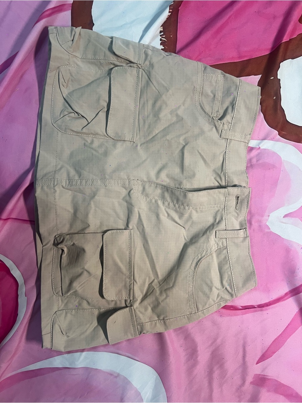 Men's Beige Cargo Shorts - Casual Utility Style